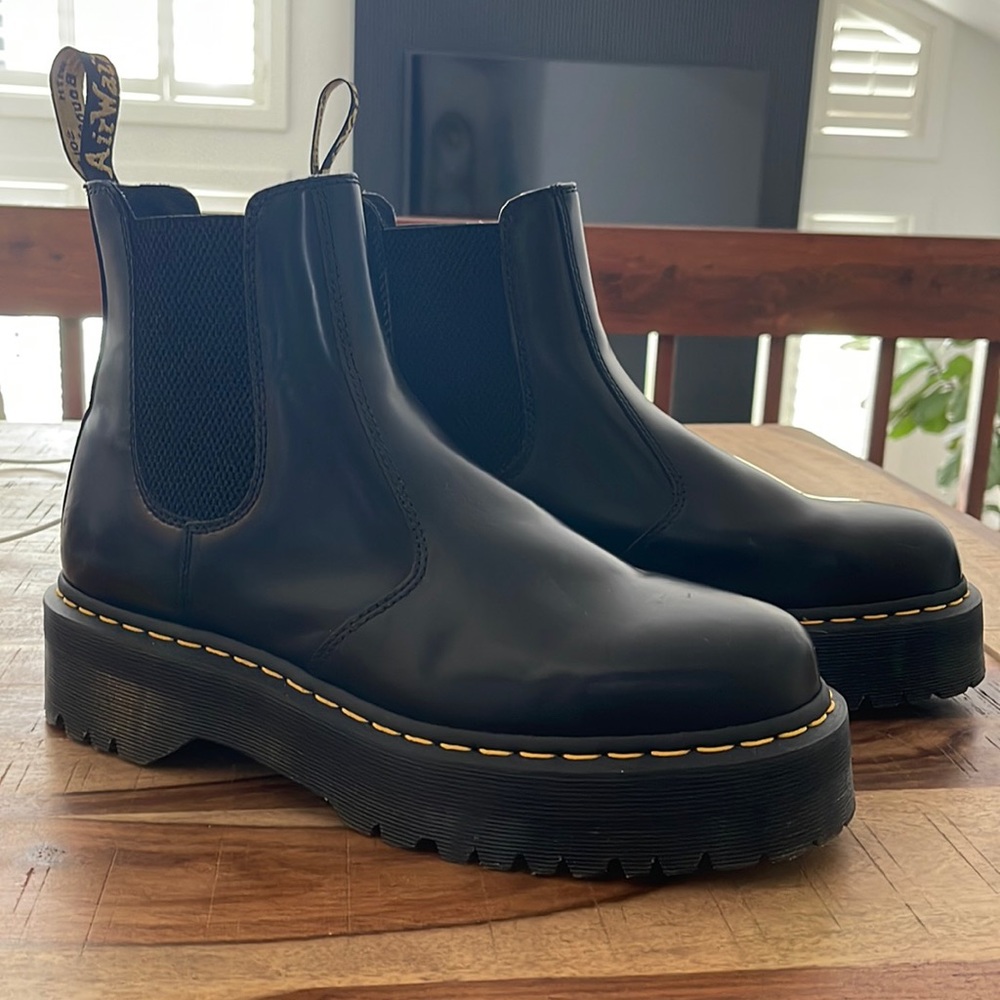Dr. Martens Quad black polished smooth
